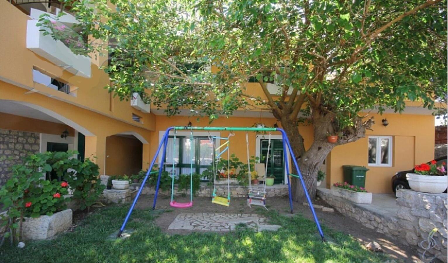 Apartments Stosa Nin Exterior photo